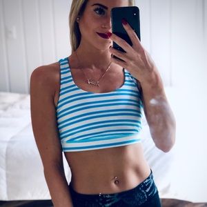 Lululemon sports bra